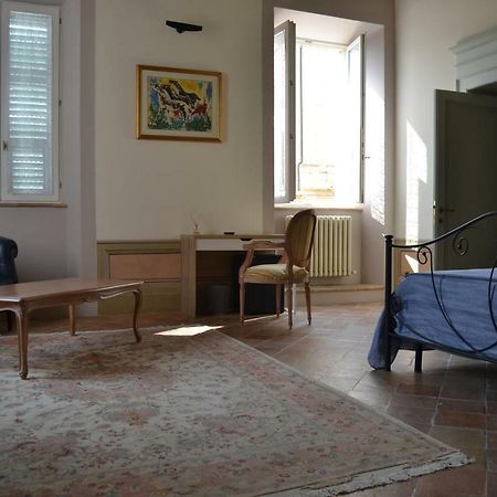 ホテル Palazzo Roberti Monte San Giusto エクステリア 写真