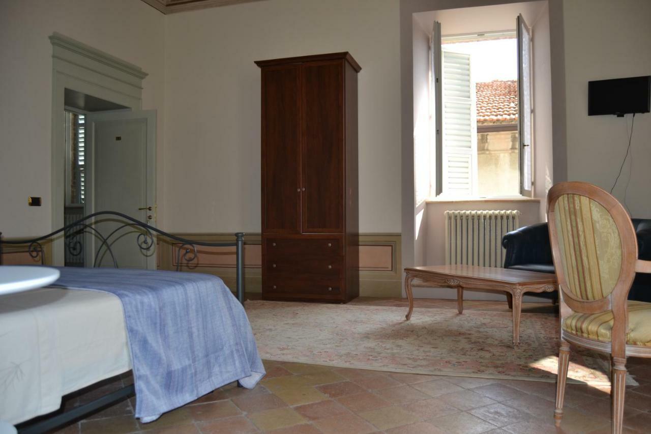 ホテル Palazzo Roberti Monte San Giusto エクステリア 写真