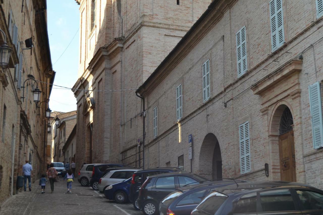ホテル Palazzo Roberti Monte San Giusto エクステリア 写真