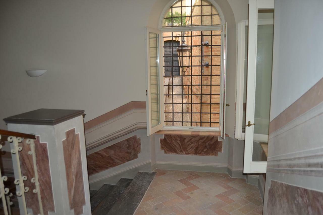 ホテル Palazzo Roberti Monte San Giusto エクステリア 写真