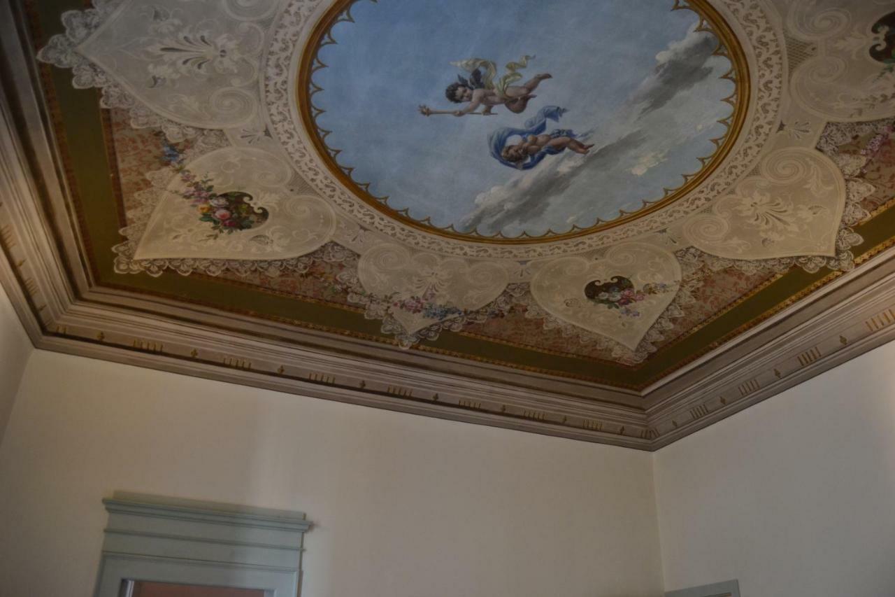 ホテル Palazzo Roberti Monte San Giusto エクステリア 写真