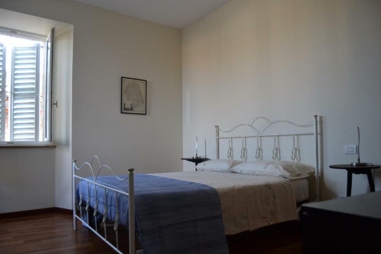 ホテル Palazzo Roberti Monte San Giusto エクステリア 写真