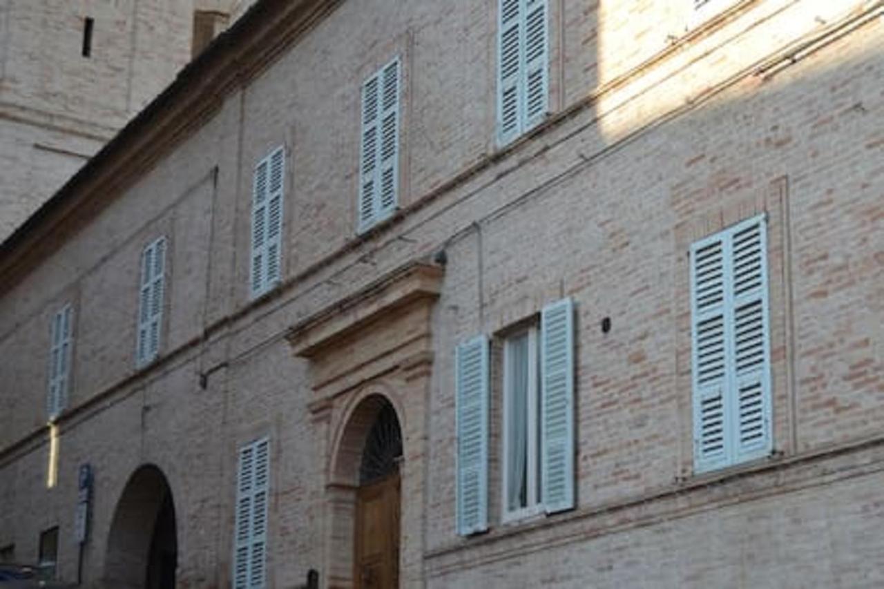 ホテル Palazzo Roberti Monte San Giusto エクステリア 写真