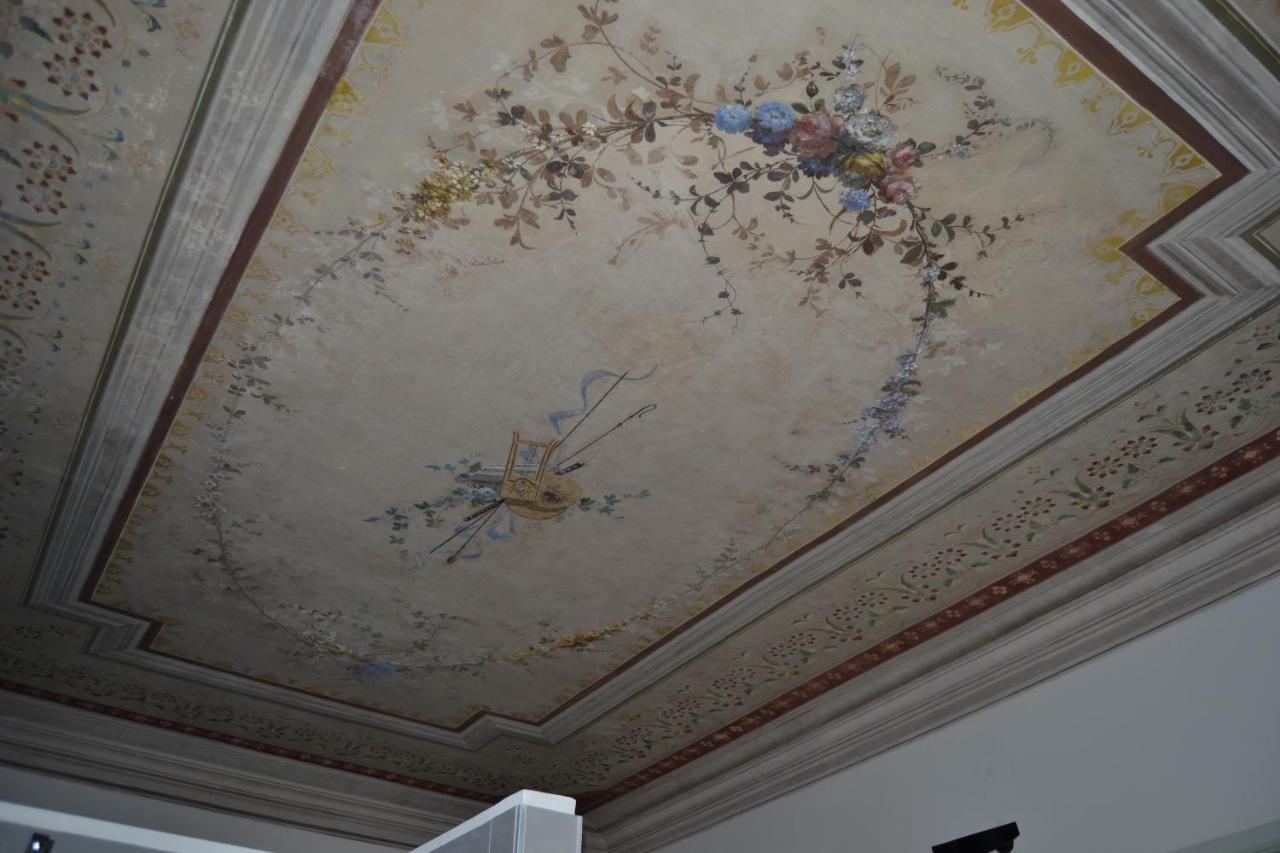 ホテル Palazzo Roberti Monte San Giusto エクステリア 写真